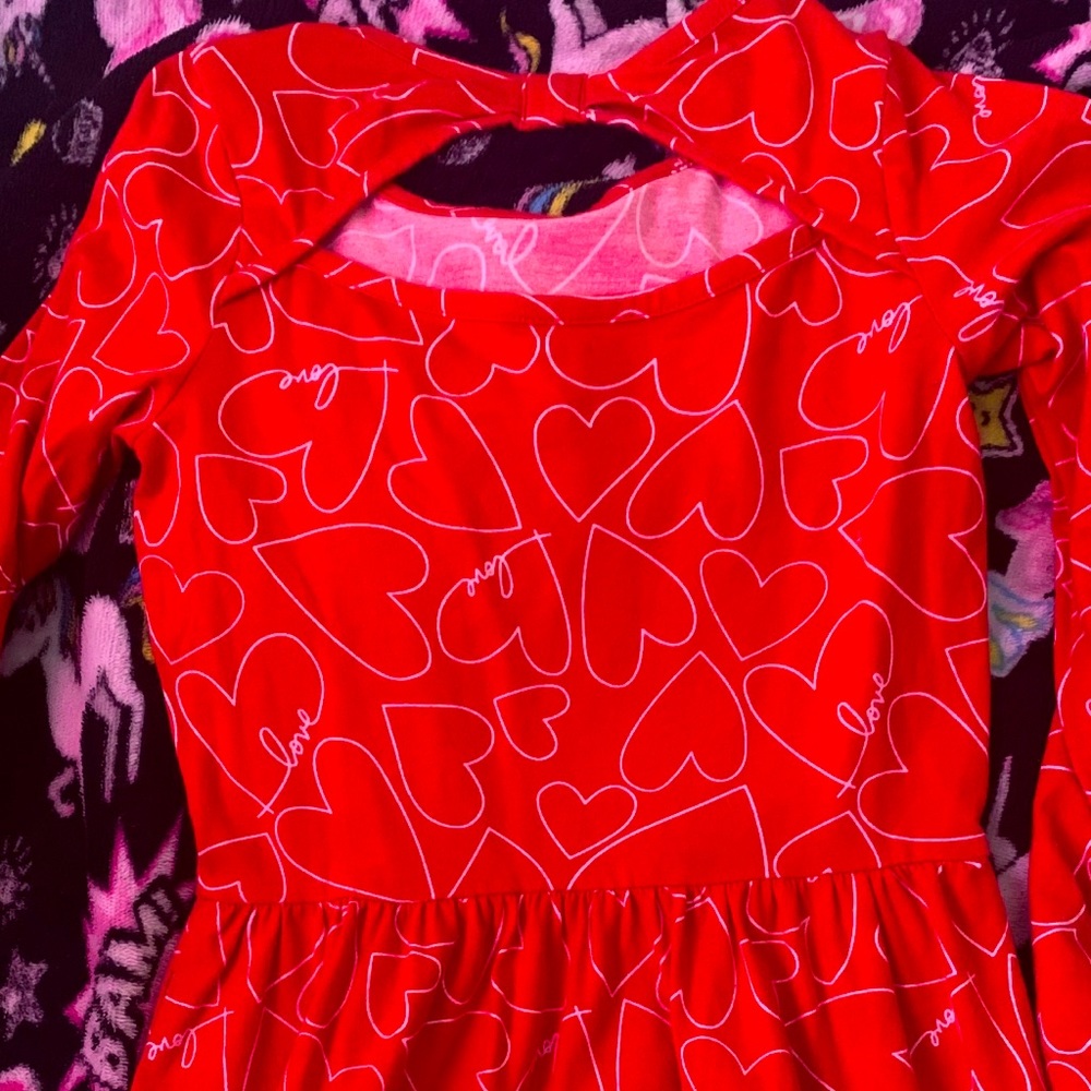 Girls Carter’s red heart dress VEUC